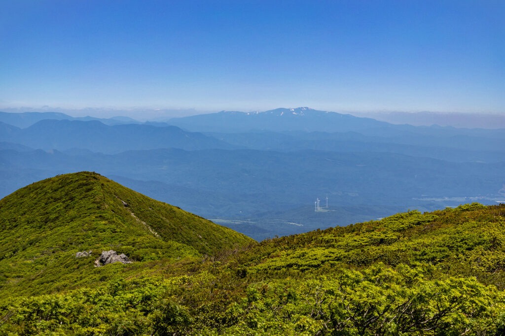 船形山頂東